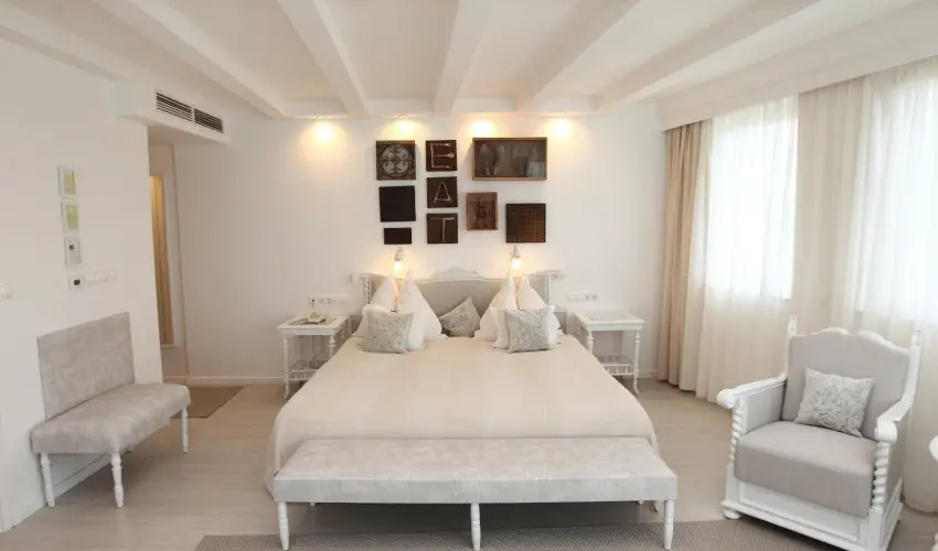 Sz�rcsa Hotel Sz�kesfeh�rv�r - Valentin szerelmes kikapcsol�d�s (min. 2 �j)