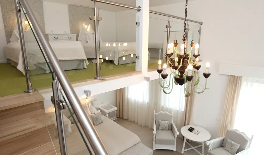 Sz�rcsa Hotel Sz�kesfeh�rv�r - Valentin szerelmes kikapcsol�d�s (min. 2 �j)