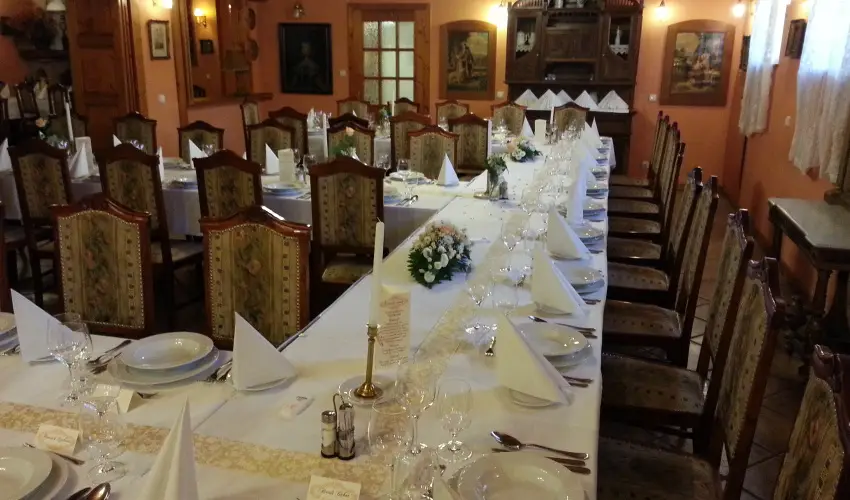 Sz�rcsa Hotel Sz�kesfeh�rv�r - Valentin szerelmes kikapcsol�d�s (min. 2 �j)