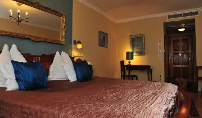 Sz�rcsa Hotel Sz�kesfeh�rv�r