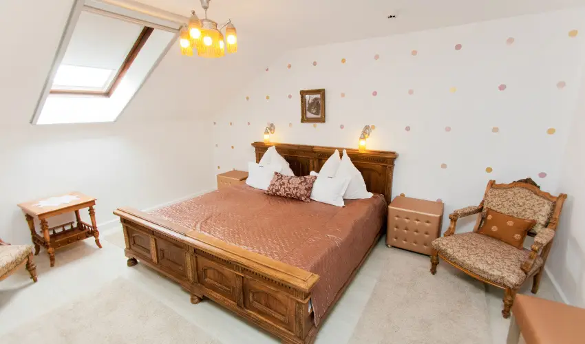 Sz�rcsa Hotel Sz�kesfeh�rv�r - Valentin szerelmes kikapcsol�d�s (min. 2 �j)