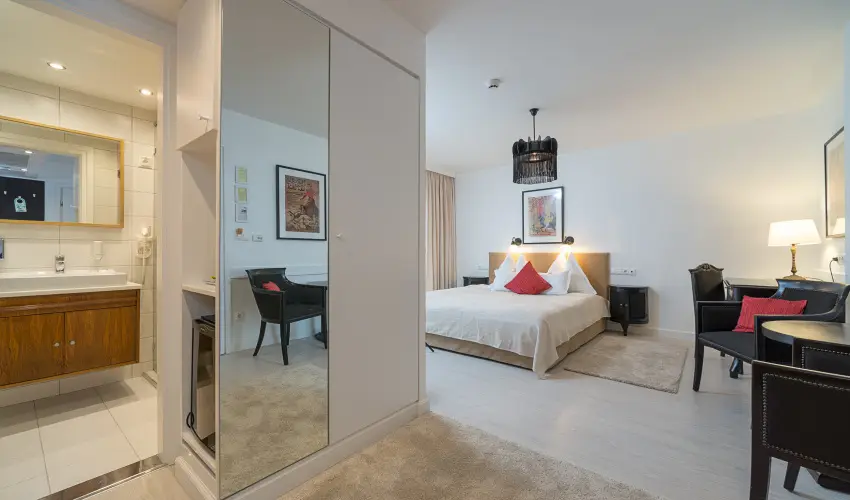 Sz�rcsa Hotel Sz�kesfeh�rv�r - Valentin szerelmes kikapcsol�d�s (min. 2 �j)